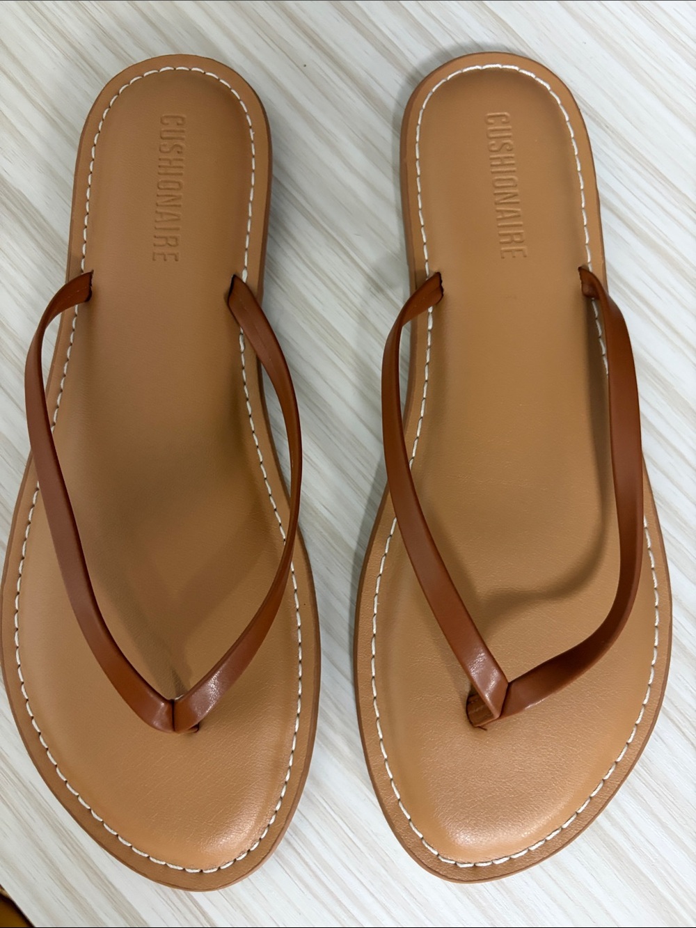 Women's Tan Flip Flop Sandals!! NWOT!!🤎